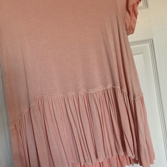 Distressed peplum top - Picture 2 of 2